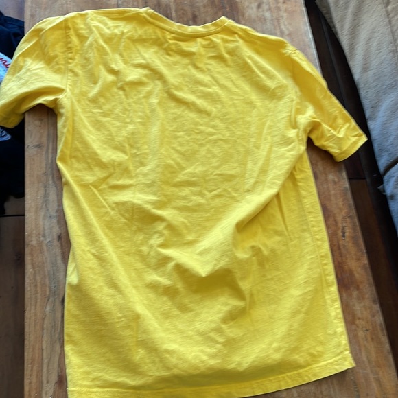 Carrots yellow tshirt fits large - Picture 4 of 5